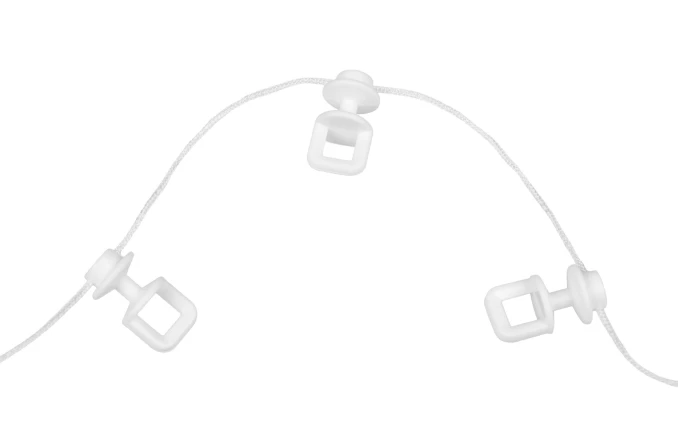 Posúvač so šnúrkou na pvc záclonovú tyč